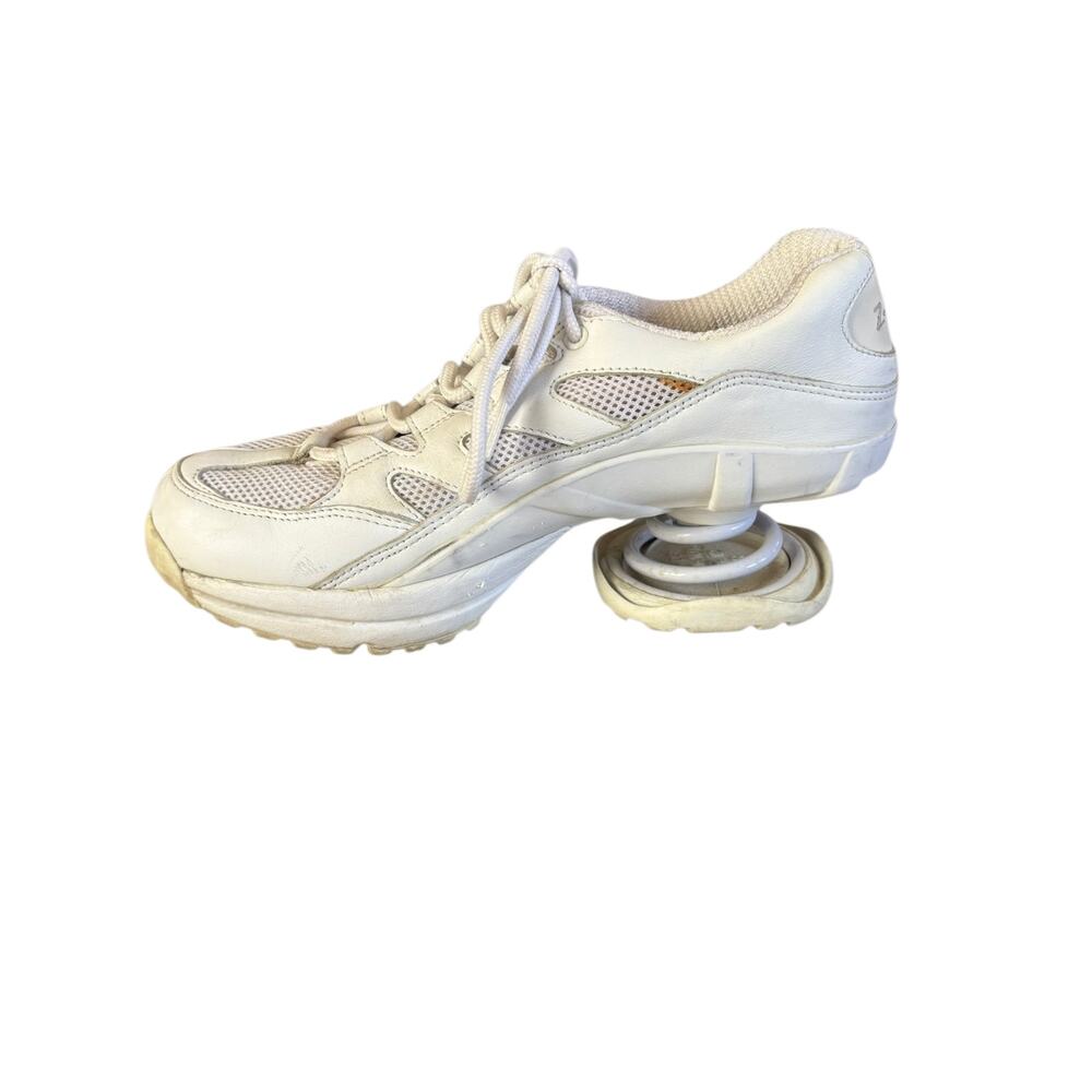 Z-Coil Mens Freedom Classic White Slip Resistant Sneakers Size 8 No Insole